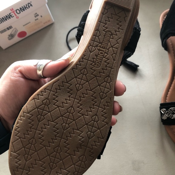 Minnetonka sandals black silver 8M NWT - Picture 4 of 5